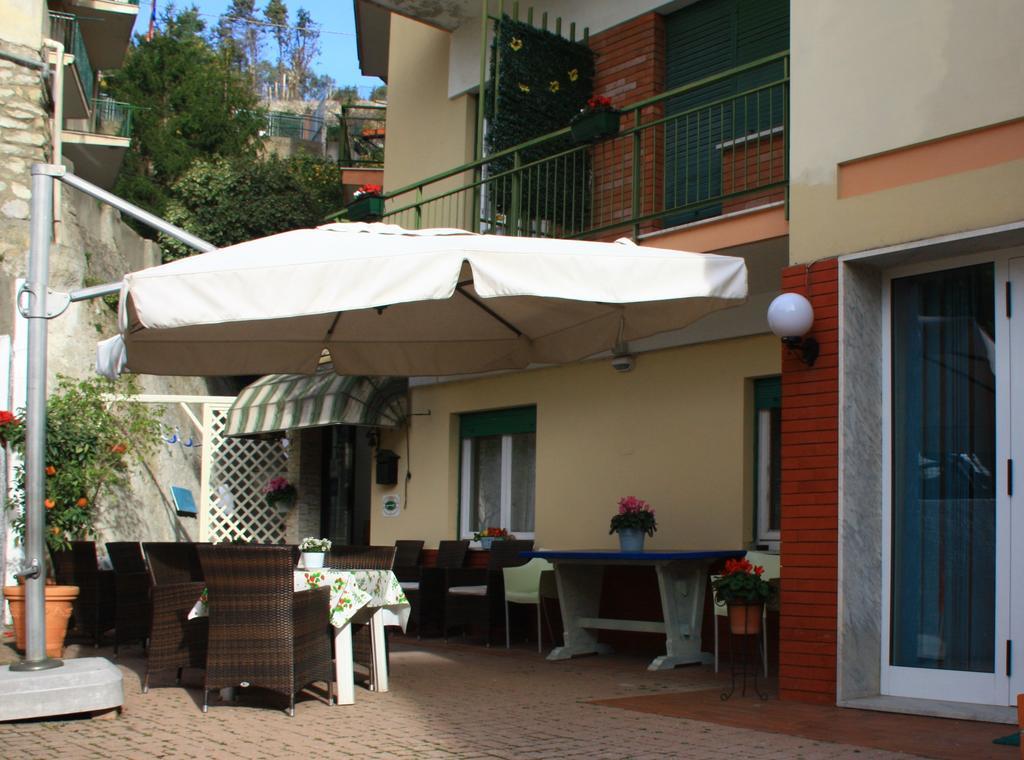 Albergo Oasi Finale Ligure Exterior foto