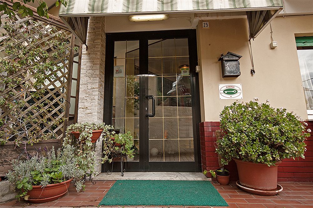 Albergo Oasi Finale Ligure Exterior foto